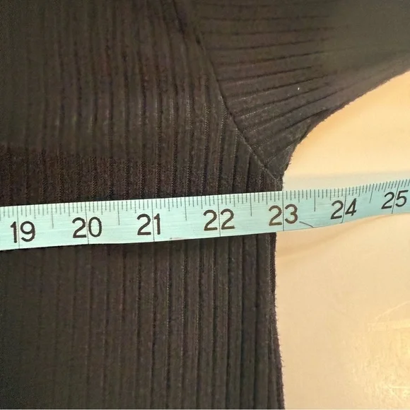 American Eagle Black Long Sleeve Super Soft Ribbed V Neck Shirt Top Size Medium - Picture 9 of 9